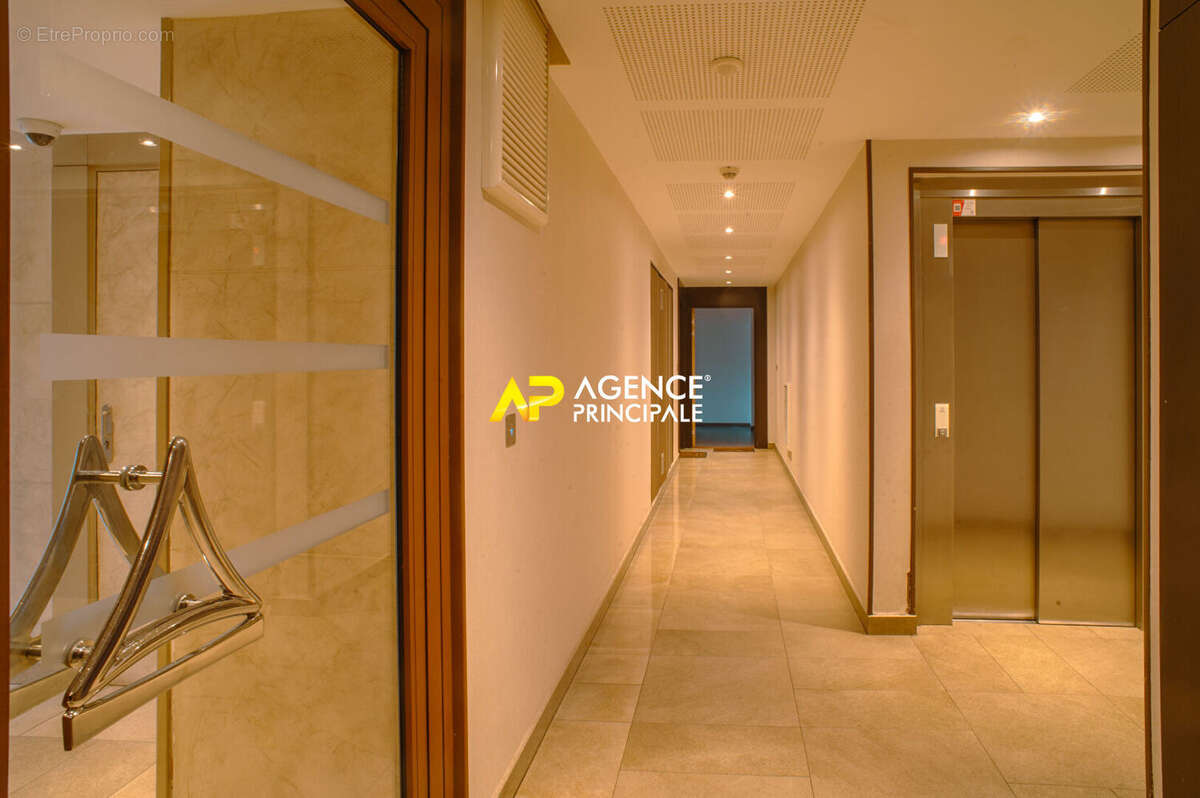 Appartement à SARTROUVILLE