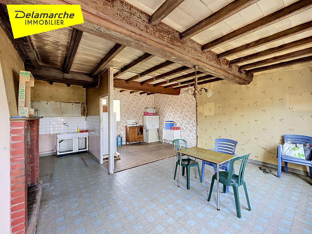 Maison à vendre à Grandparigny (50600) 2 pièce(s) 59 m2  sur terrain constructible d'env.3000m² - photo 2