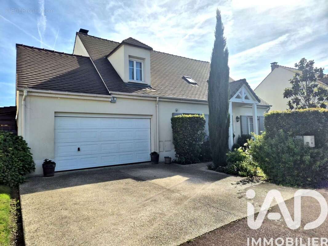 Maison 148 m² à Saint-Pierre-Du-Perray  - photo 2
