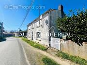 Photo 1 - Maison à SAINT-ETIENNE-DU-BOIS