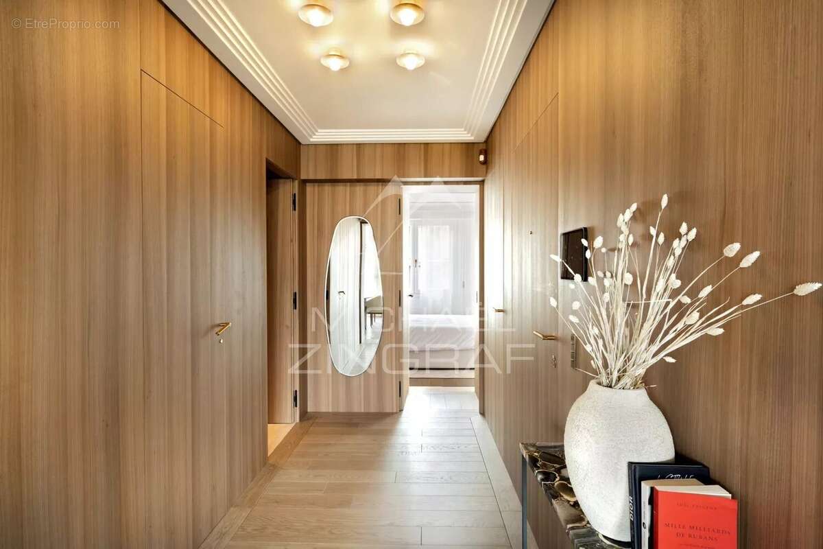 Appartement à PARIS-16E