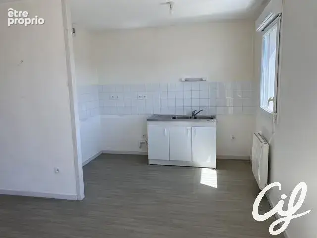 Appartement T2 Z.A.D., Z.I. Nord - 56.75 m2  125 000 Euros - photo 3