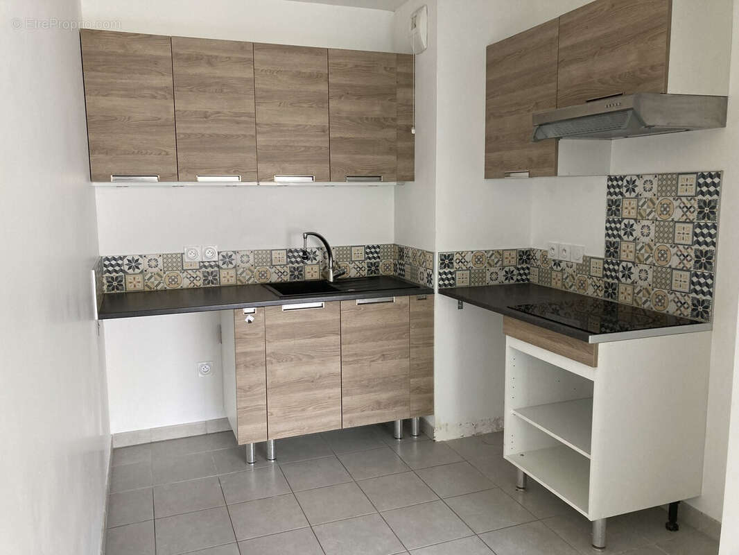 T2 46 m² et terrasse 15 m² + pkg à ISTRES - photo 3