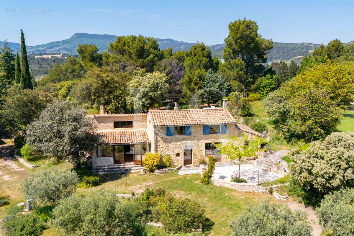 Maison à LE BARROUX