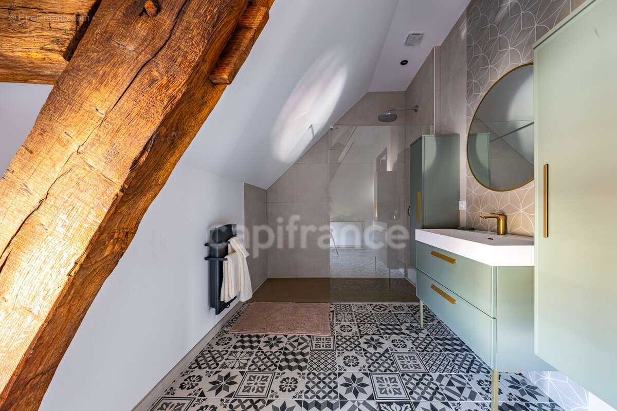Propriété à vendre composée d'une demeure de Maitre et une deuxième maison avec piscine et jardin - photo 21