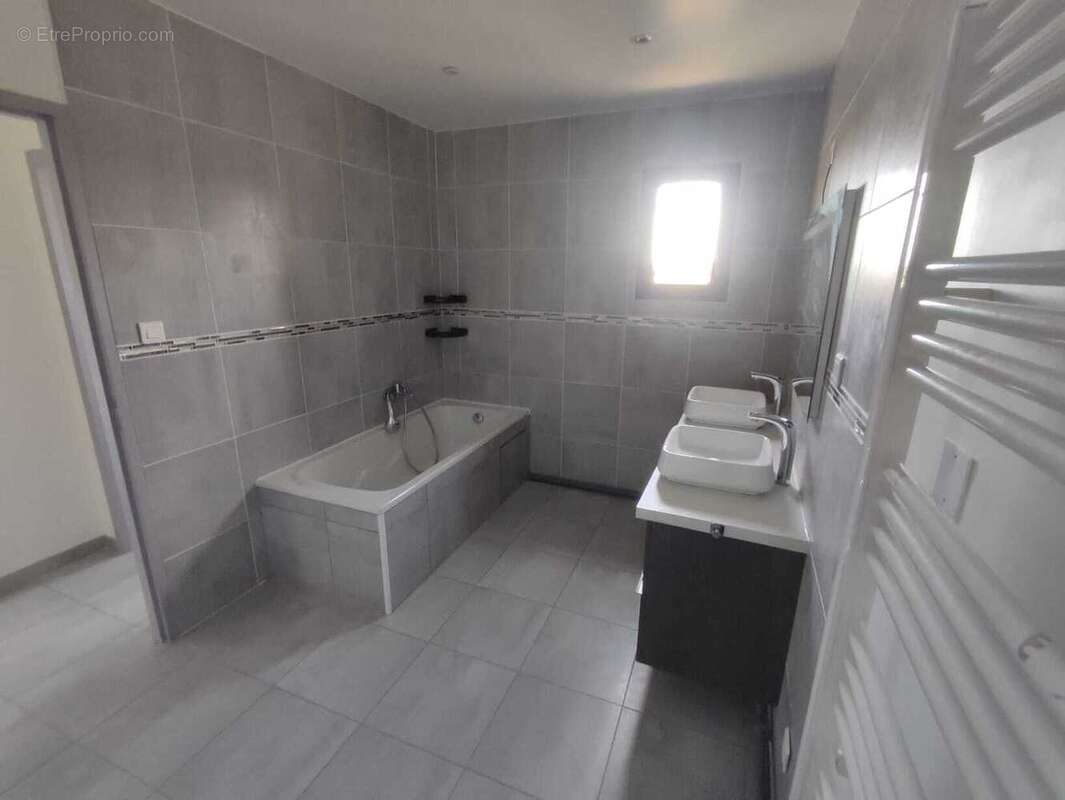 Maison à COMBAILLAUX