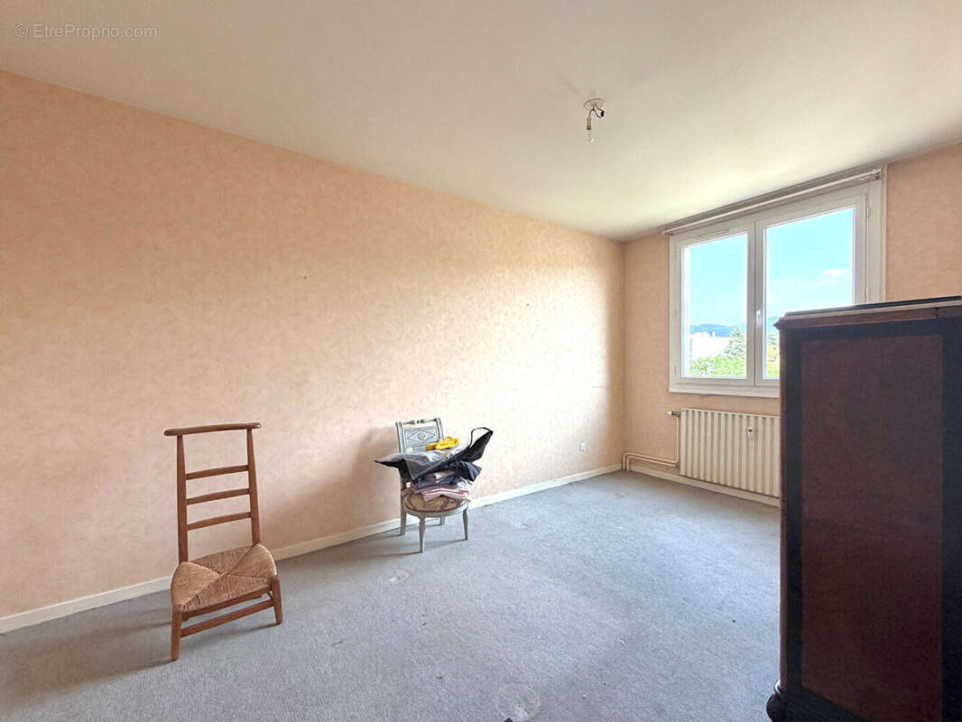 Appartement T2 de 54 m²  Dernier étage  Lumineux  Parking privé - photo 3