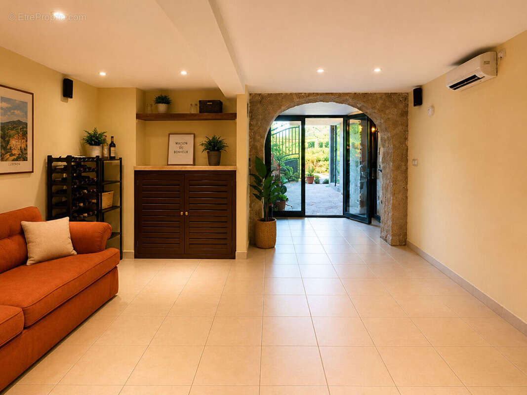 Maison à OLONZAC