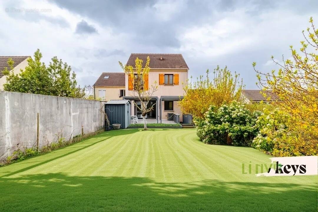 Maison à BALLAINVILLIERS