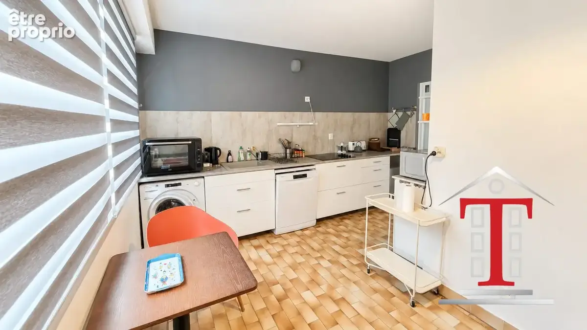 Cuisine fonctionnelle avec coin repas