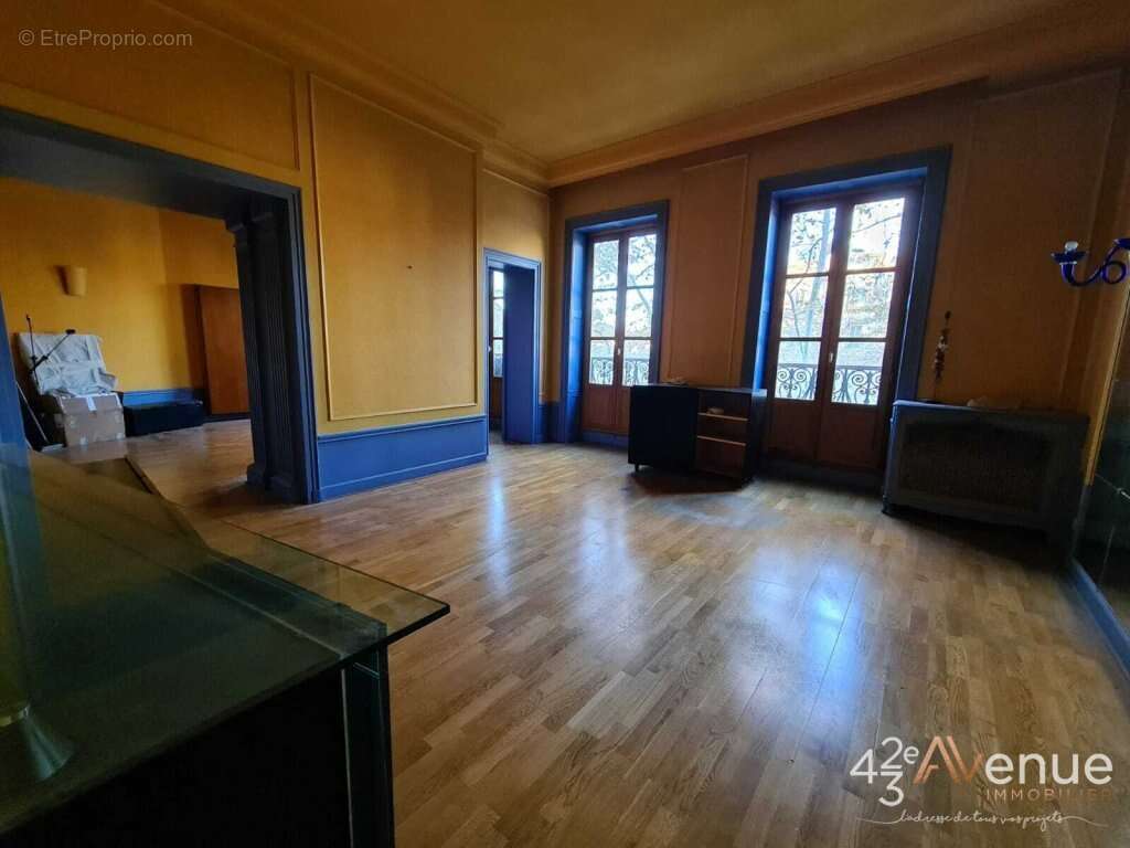 Appartement à SAINT-ETIENNE