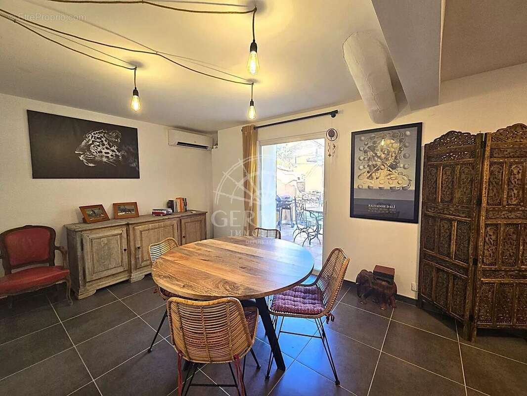 Maison à L&#039;ISLE-SUR-LA-SORGUE