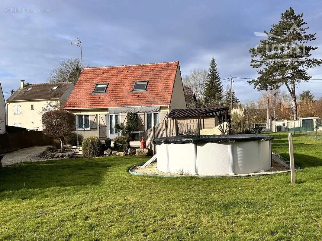 Maison à CONGIS-SUR-THEROUANNE