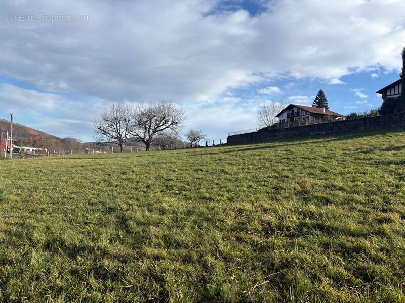 Terrain à SAINT-JEAN-PIED-DE-PORT