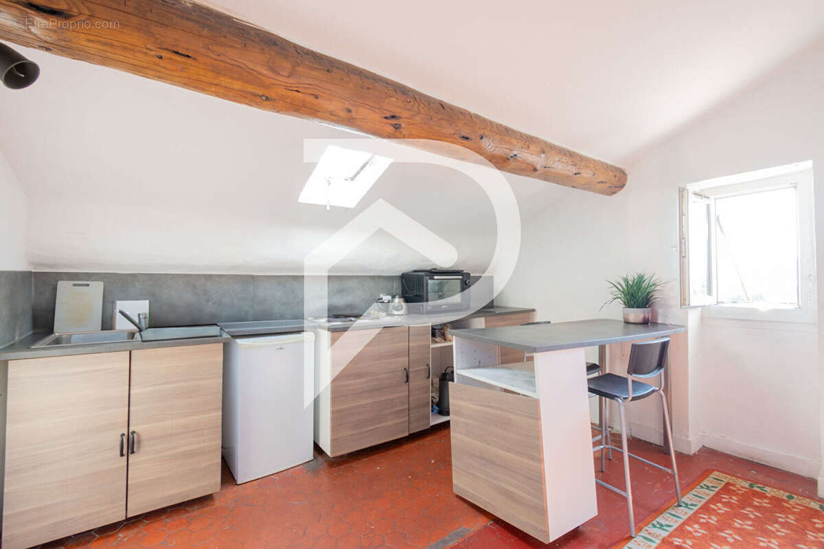 Appartement à MARSEILLE-5E