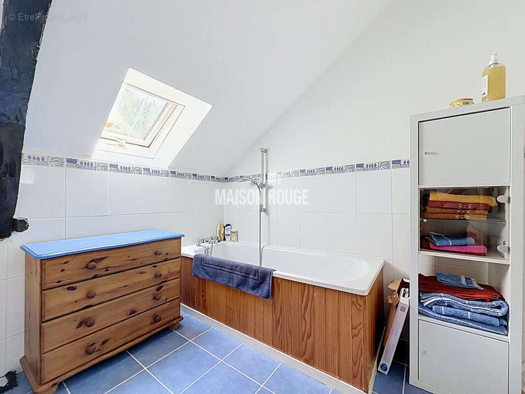 Maison familiale de 138 m² à Collinée - Au calme, sans vis-à-vis, sur 2 000 m² de terrain - photo 10