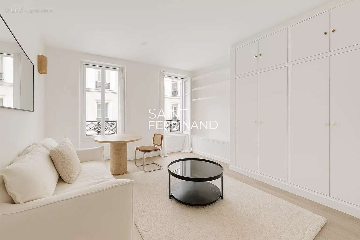 Appartement à PARIS-17E