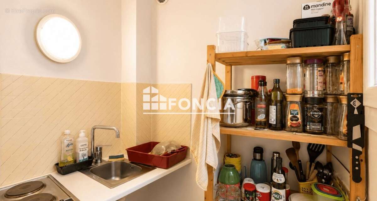HOPITAUX-FACULTES : T1 avec balcon et stationnement libre sécurisé - photo 4