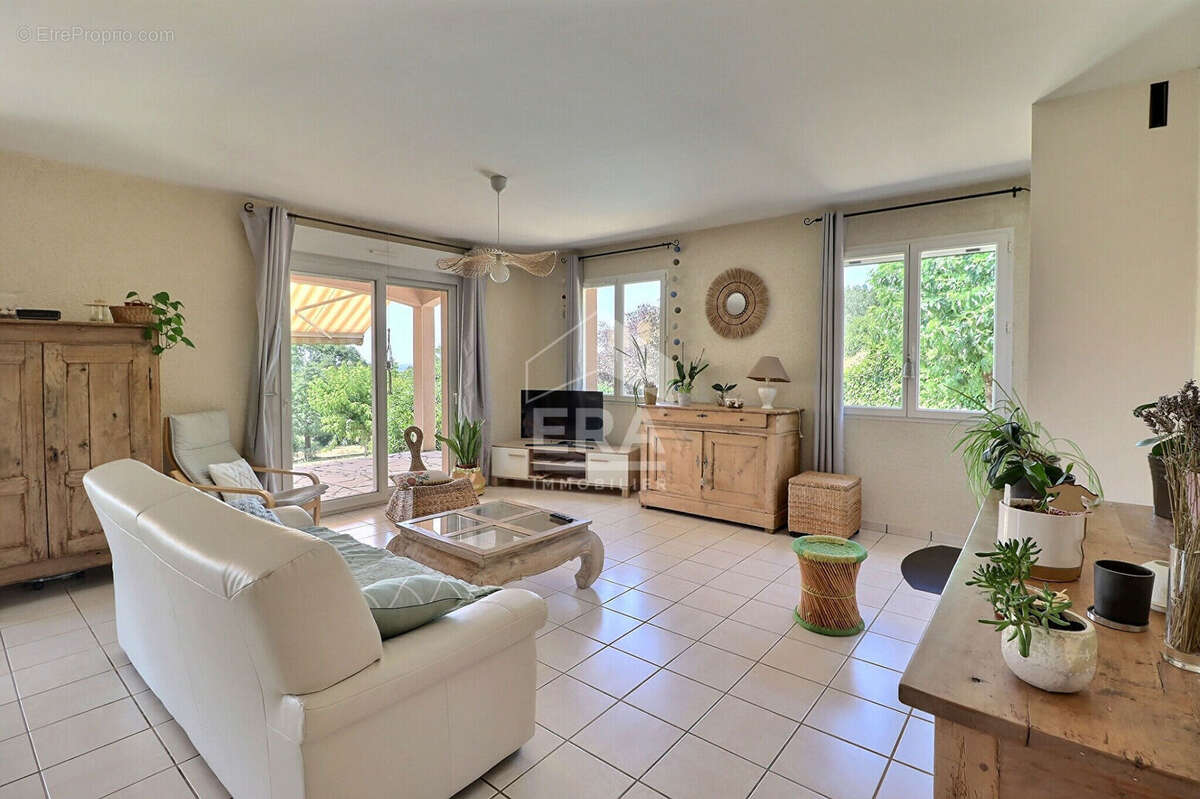 Maison de plain pied, 3 ch sur 4.000m2 de jardin - photo 8
