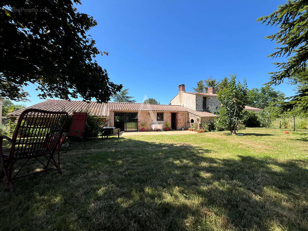 Maison à SAINT-AVAUGOURD-DES-LANDES