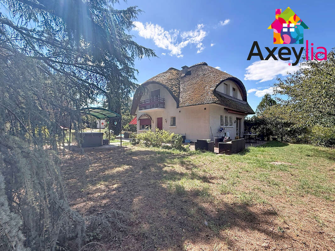 A vendre - commelle-vernay - maison à toit de chaume et semi-enterrée avec quatre chambres, terrain et piscine - photo 15