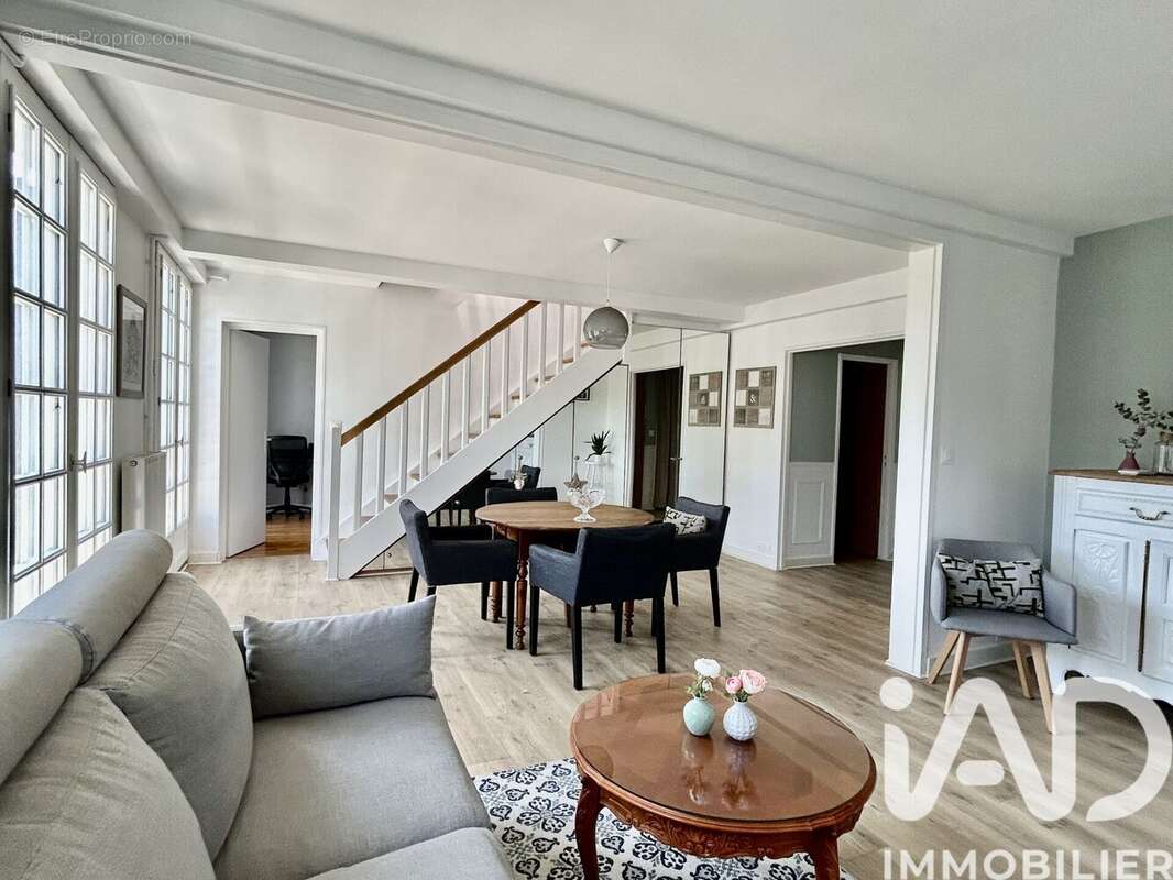 Photo 2 - Appartement à SAVIGNY-SUR-ORGE