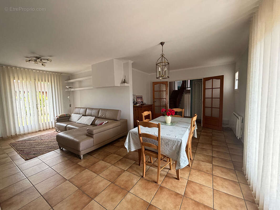 Maison 121m² à tossiat - photo 6
