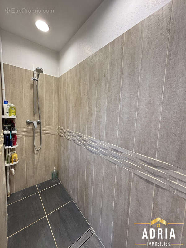 Appartement 400 m² à Luneville  - photo 3