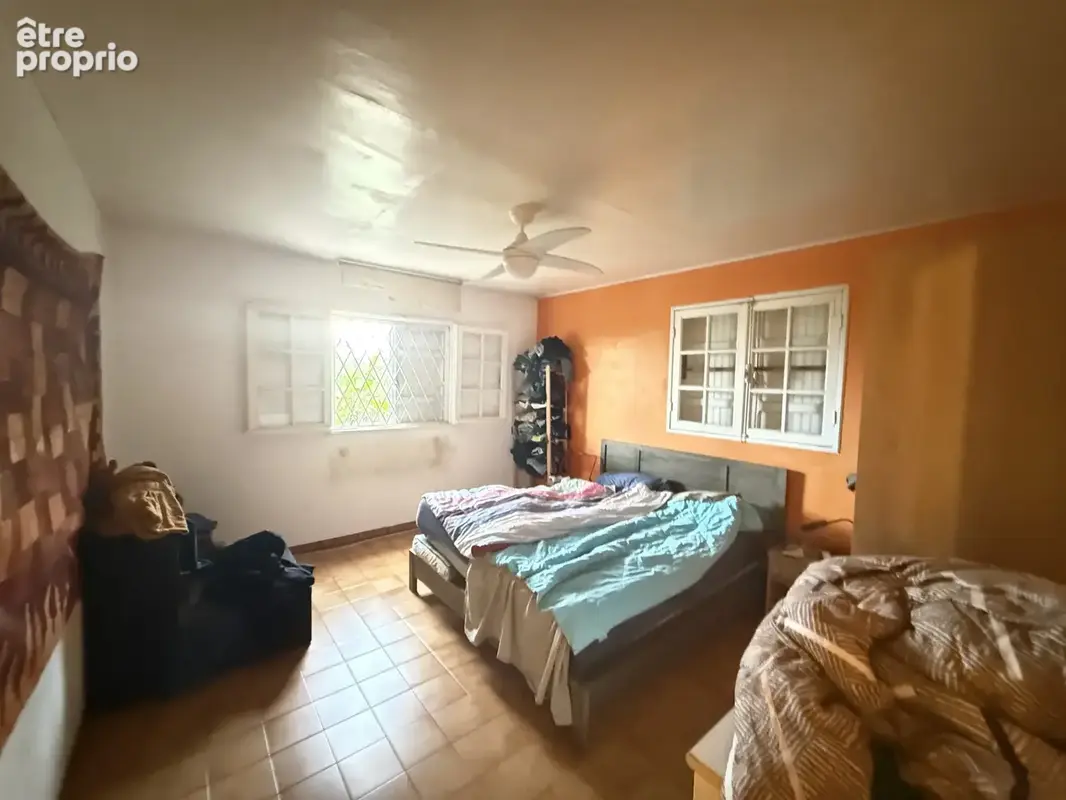 Maison t4 à rénover sur 887 m2 de terrain a st-denis - photo 7