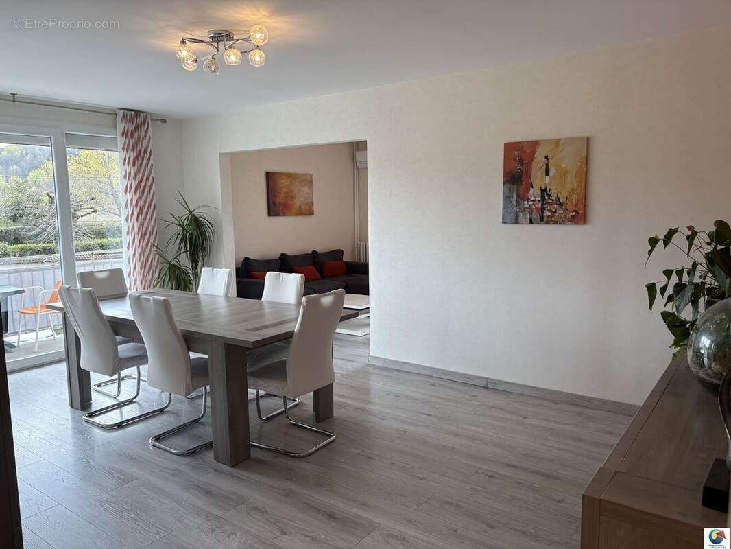 Appartement à LA VERPILLIERE