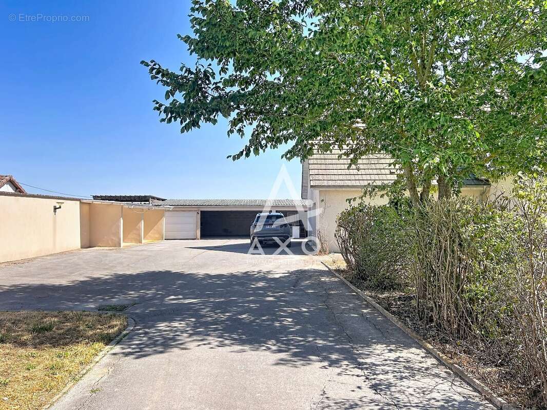 VILLEBICHOT (21) - Maison 7 pièces - Garages - Piscine - Tennis - photo 10