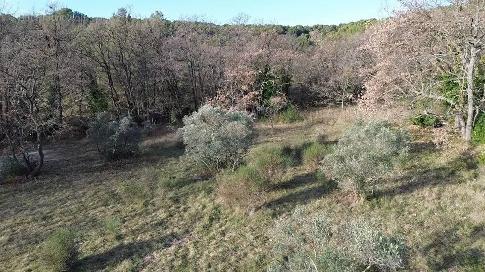 Terrain à EGUILLES