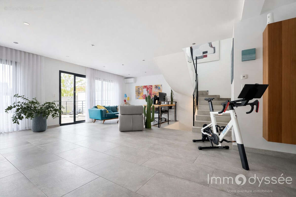 Maison à CHAMPS-SUR-MARNE