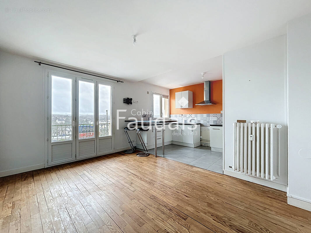 Appartement à PONT-HEBERT