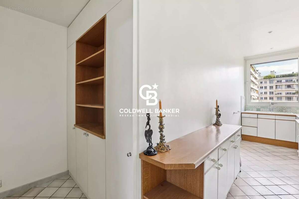 Appartement traversant avec balcons et vues verdoyantes face au Bois de Boulogne - photo 15