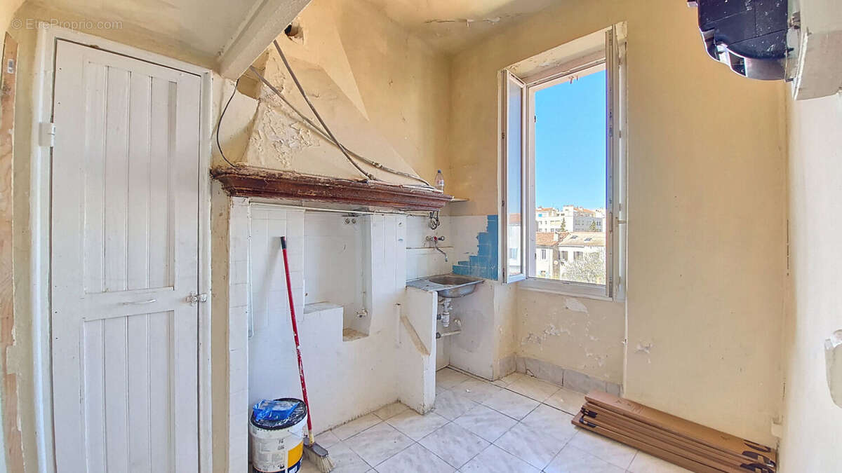 Appartement à MARSEILLE-3E
