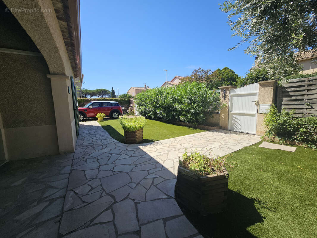Grande villa de 6 pieces proche du centre-ville de sainte-maxime - photo 15