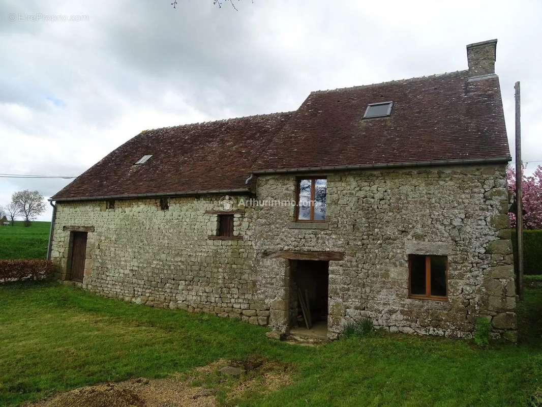 Maison à CHAMPSECRET