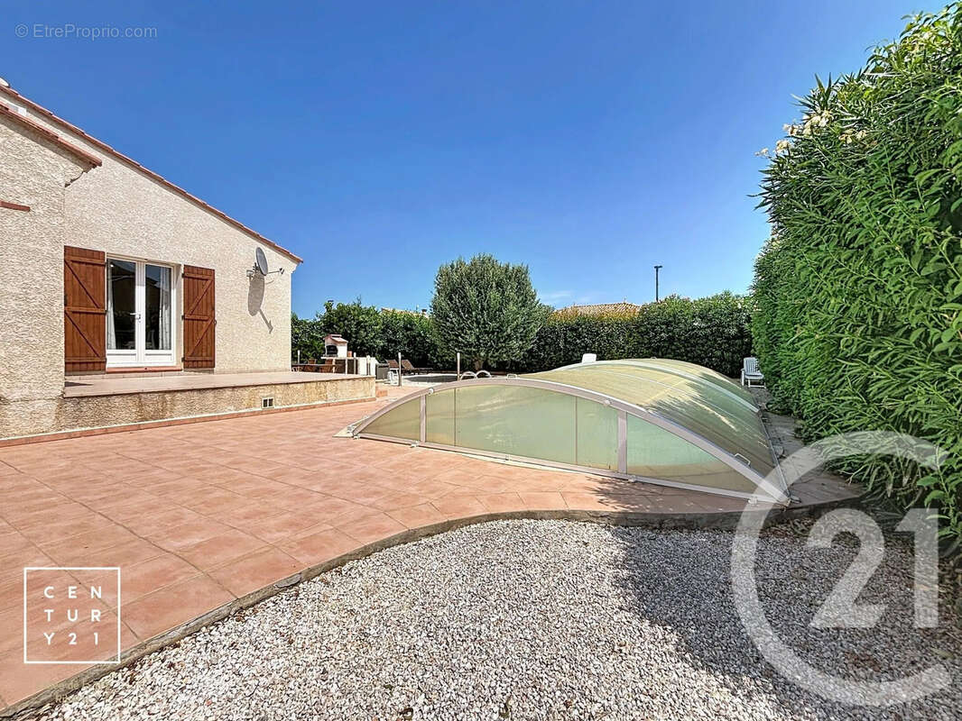 Maison 81 m² à Claira  - photo 9