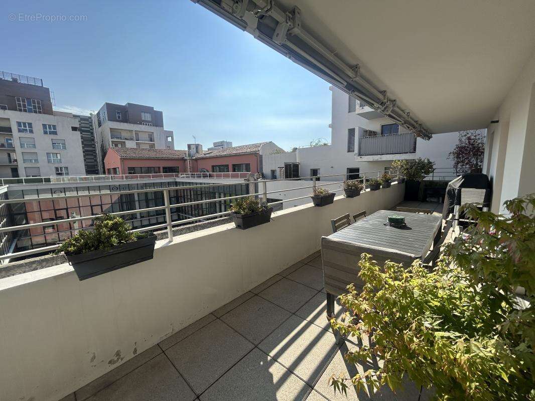 Appartement à MARSEILLE-3E
