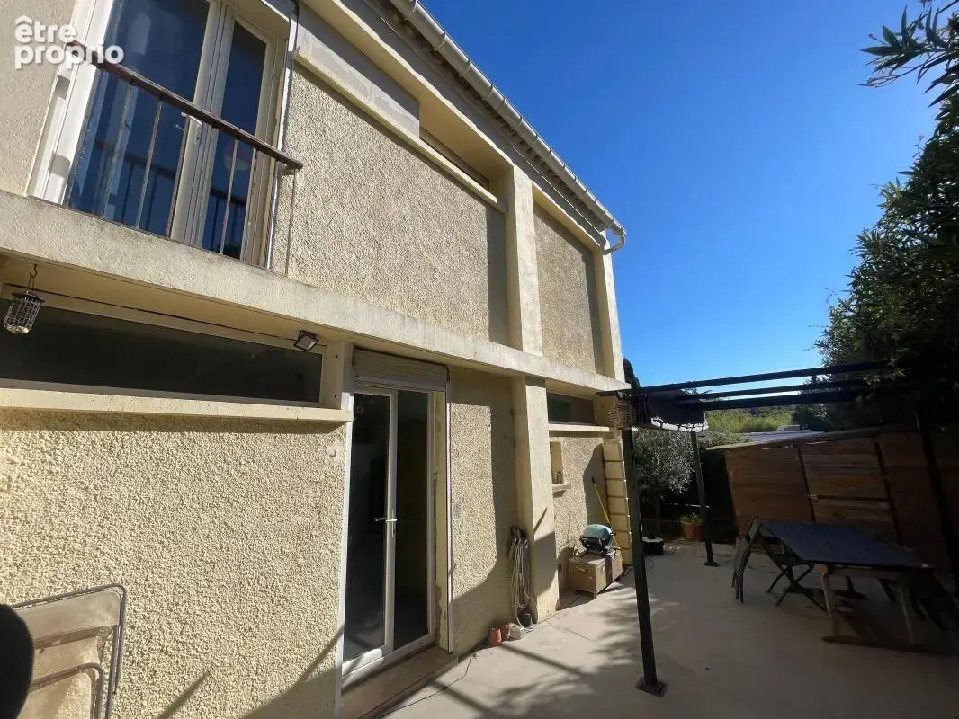 A vendre six-fours-les-plages 83140 belle maison 4 pieces en centre ville - photo 5
