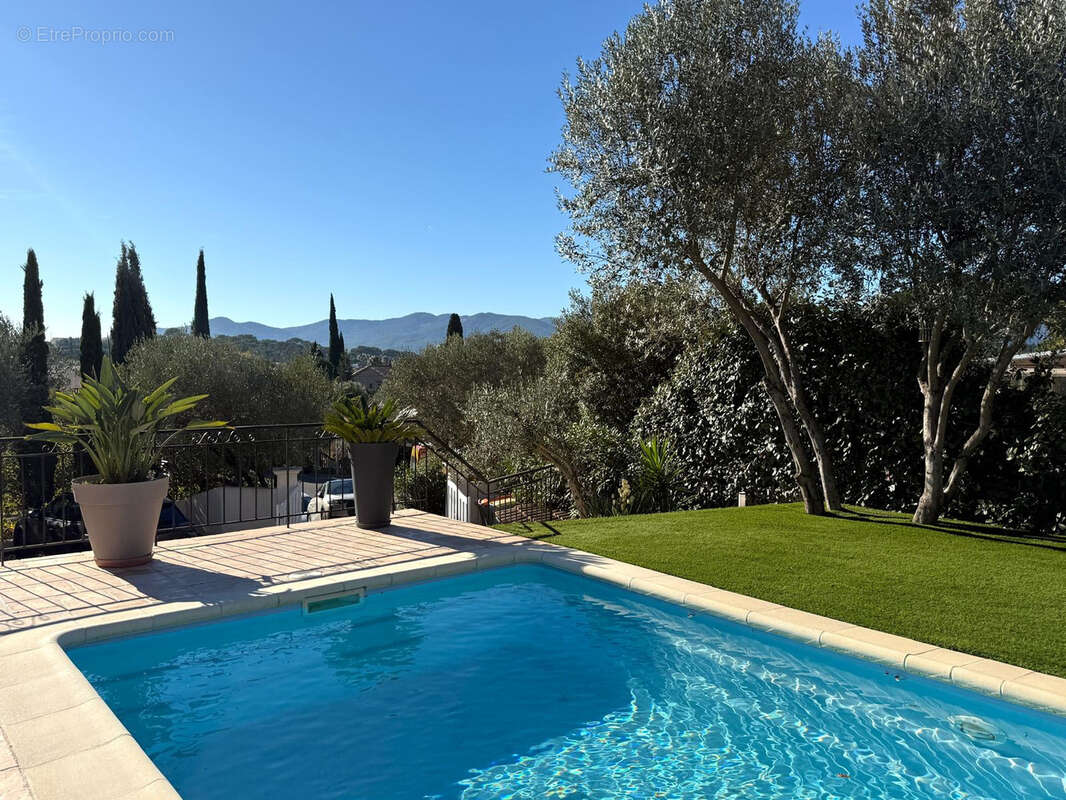 Maison à PUGET-SUR-ARGENS