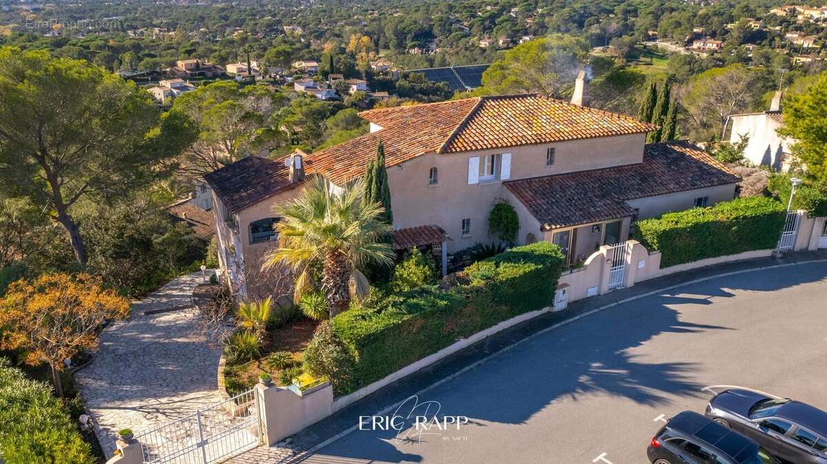 Photo 2 - Maison à SAINT-RAPHAEL