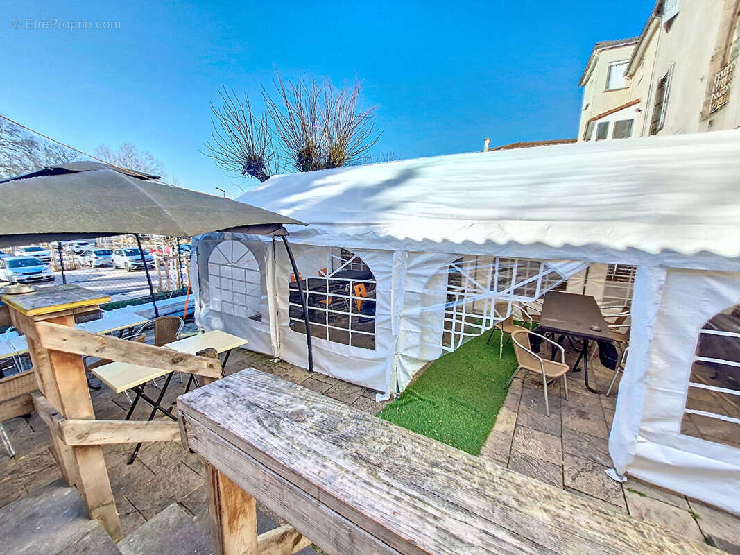 Commerce à SURY-LE-COMTAL