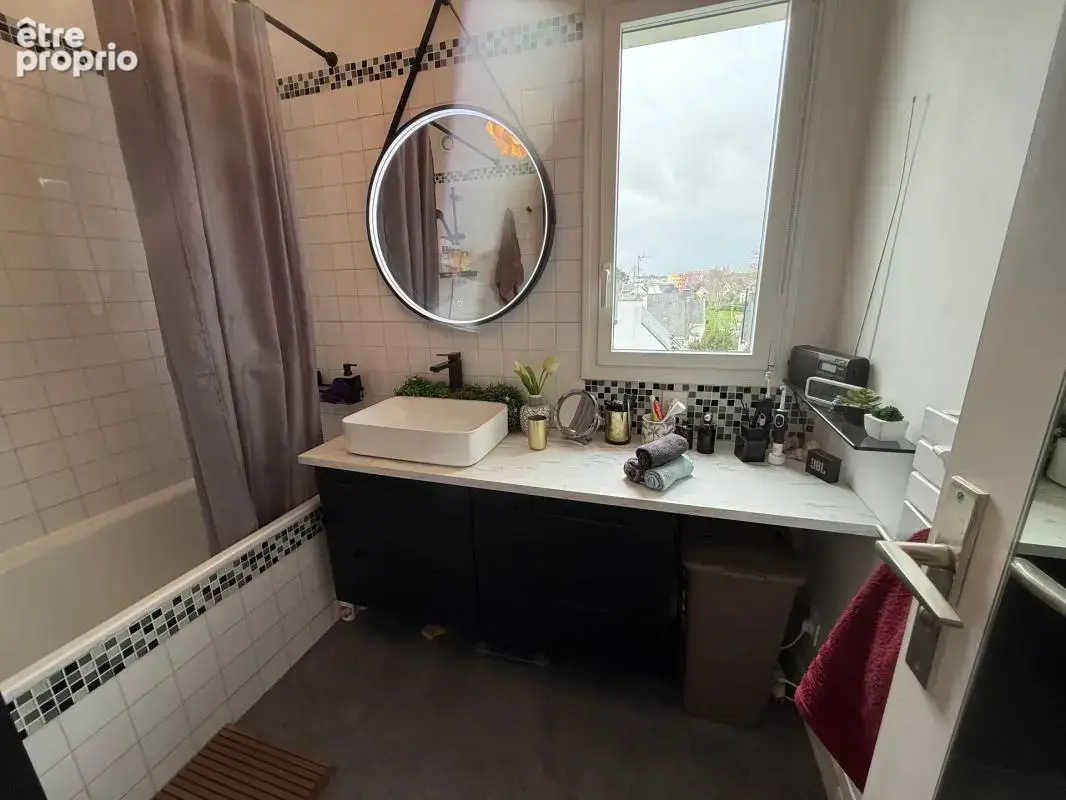 Appartement t3 - 66 m² - cave - parking - photo 11