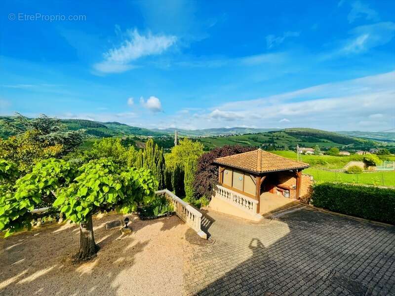 Maison à LA ROCHE-VINEUSE