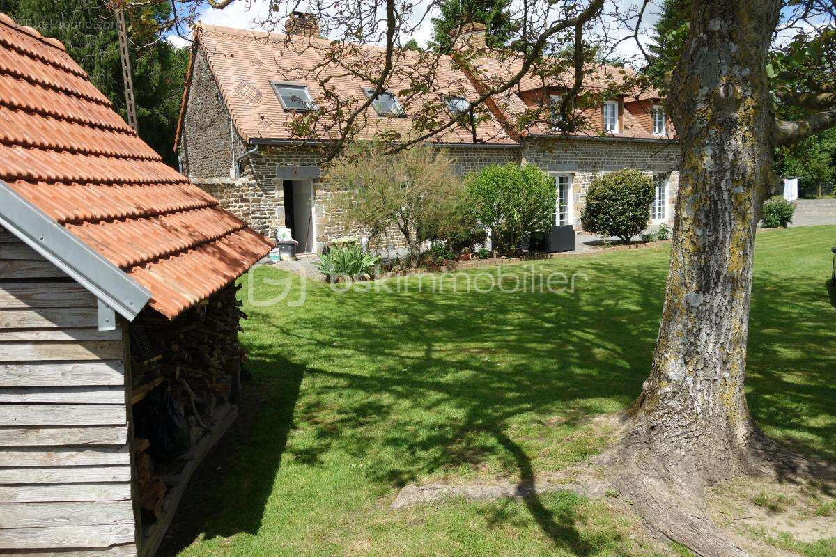 Magnifique longère en pierres sur un terrain arboré de 1801 m2 - photo 17