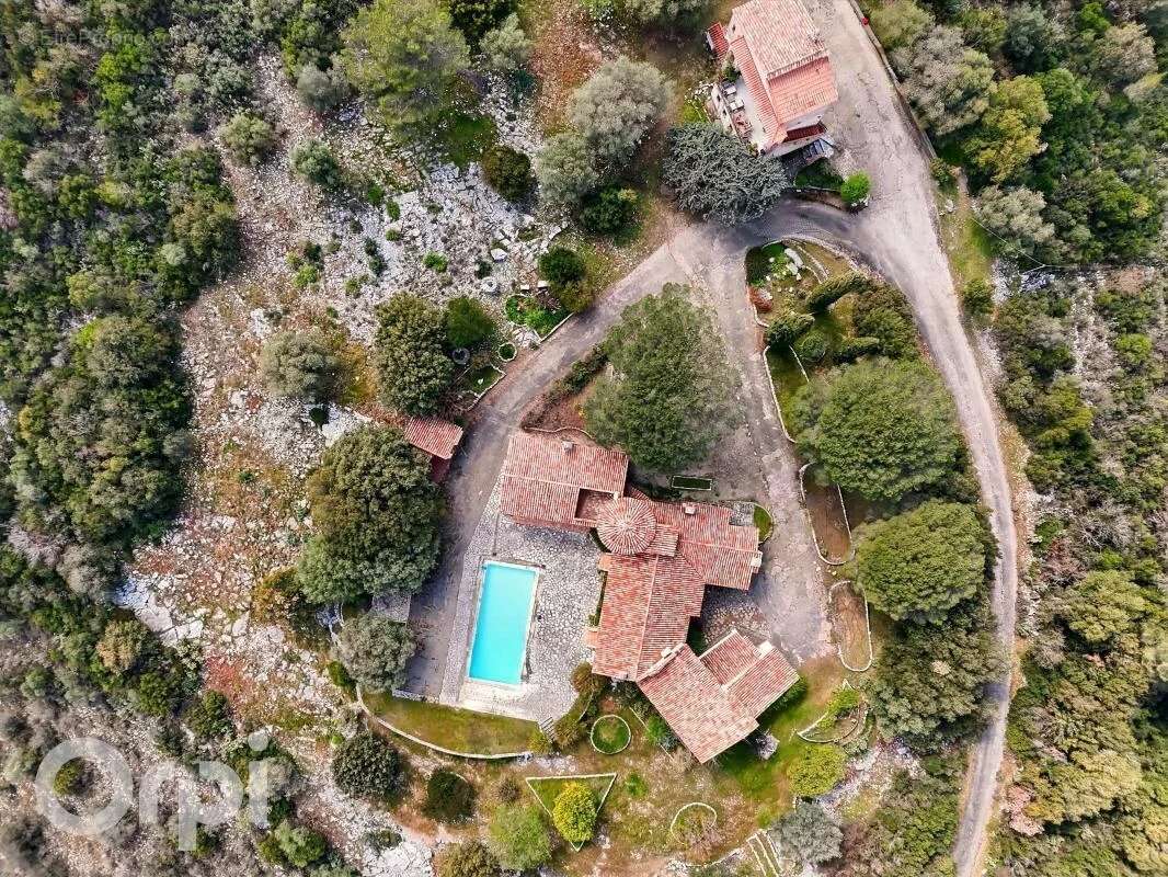 Maison à ROQUEFORT-LES-PINS