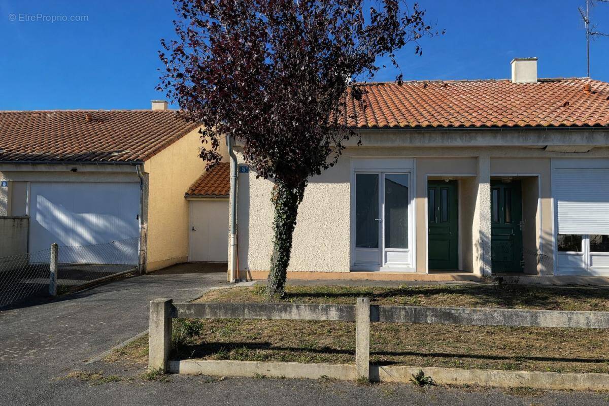 Maison à CLERE-SUR-LAYON
