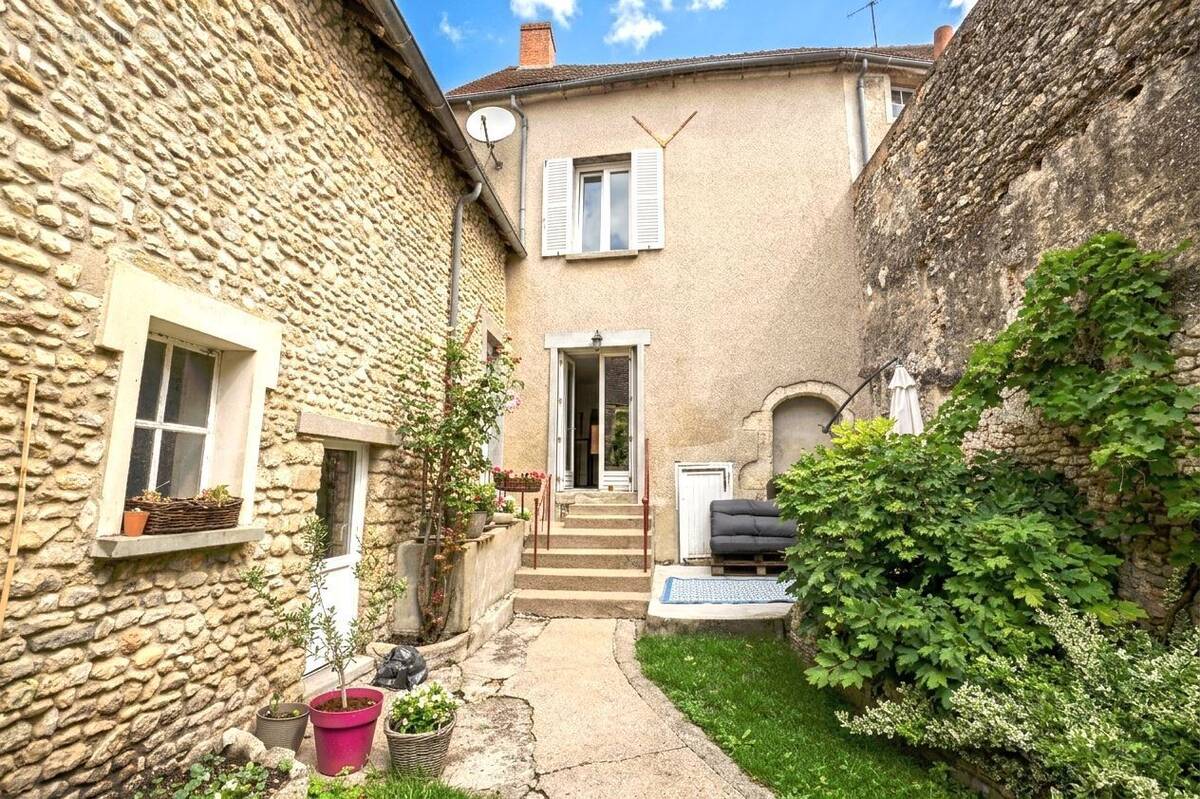 Maison à ETAMPES